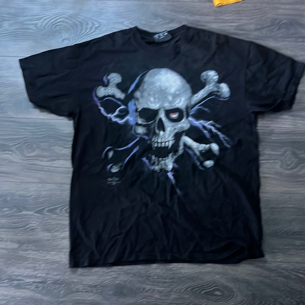 Mens size Large Skullbone tshirt 2005